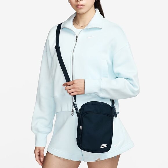 NEW - NIKE Heritage Crossbody Bag in Black and White - Picture 5 of 16